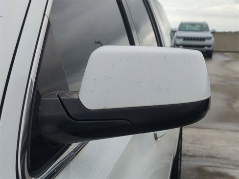 Used 2015 GMC Yukon XL Denali image 12