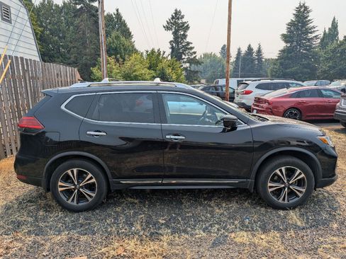 Used 2017 Nissan Rogue SL w/ SL Premium Package AWD/4WD image 9