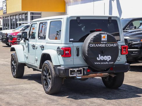 Used 2024 Jeep Wrangler Unlimited Sahara AWD/4WD image 5