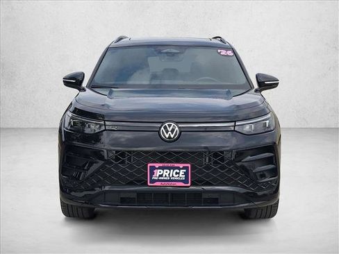 Used 2026 Volkswagen Tiguan SE R-Line image 2