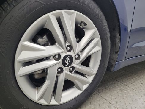 Used 2020 Hyundai Elantra SEL image 31