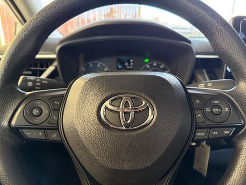 Used 2024 Toyota Corolla LE FWD image 22