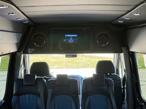 Used 2016 Mercedes-Benz Sprinter 3500 image 28