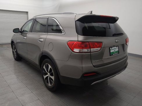 Used 2017 Kia Sorento EX image 5