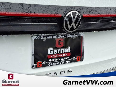 New 2025 Volkswagen Taos SE image 14