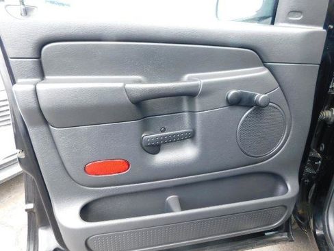 Used 2004 Dodge Ram 1500 Truck ST image 10