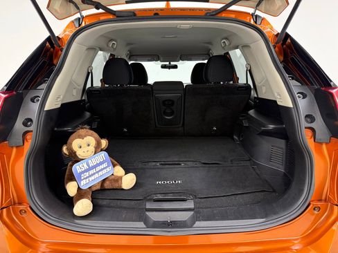 Used 2017 Nissan Rogue SV FWD image 9
