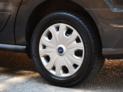 Used 2019 Ford Transit Connect XLT image 6