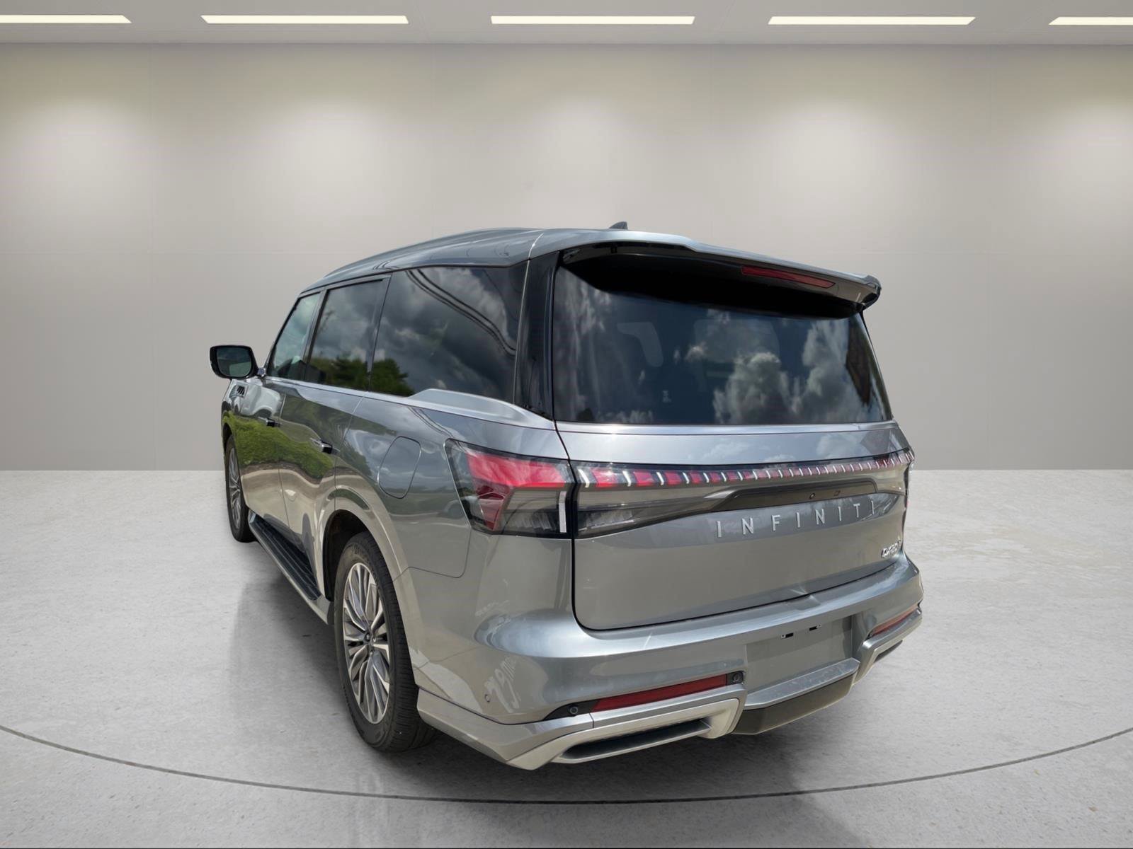 Certified 2025 INFINITI QX80 Sensory AWD/4WD image 3