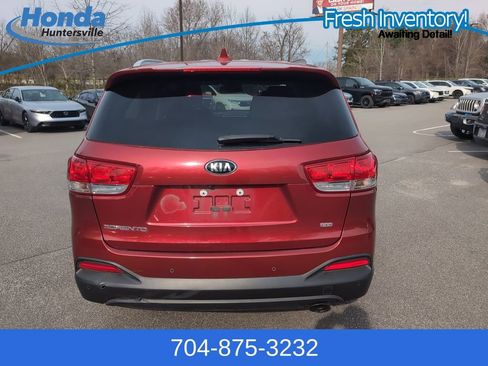 Used 2017 Kia Sorento LX w/ LX Convenience Package image 7