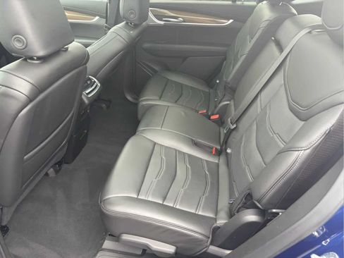 Used 2025 Cadillac XT6 Premium Luxury w/ Platinum Package AWD/4WD image 22