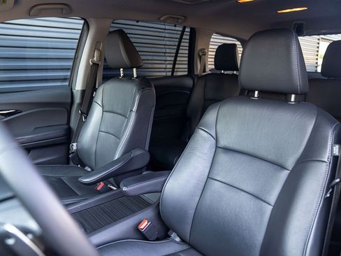 Used 2016 Honda Pilot Touring image 5