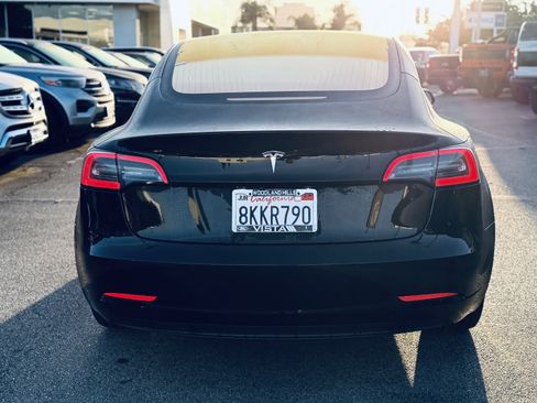Used 2019 Tesla Model 3 Mid Range image 5