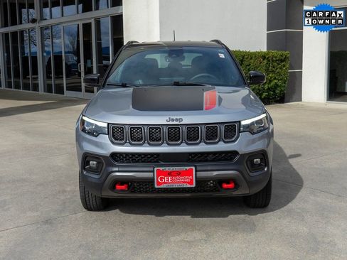 Used 2023 Jeep Compass Trailhawk w/ Trailhawk Elite Group image 2