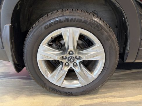 Used 2018 Toyota Highlander Limited AWD/4WD image 27