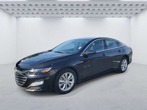 Used 2024 Chevrolet Malibu LT image 2