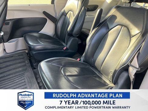 Used 2018 Chrysler Pacifica Limited image 11