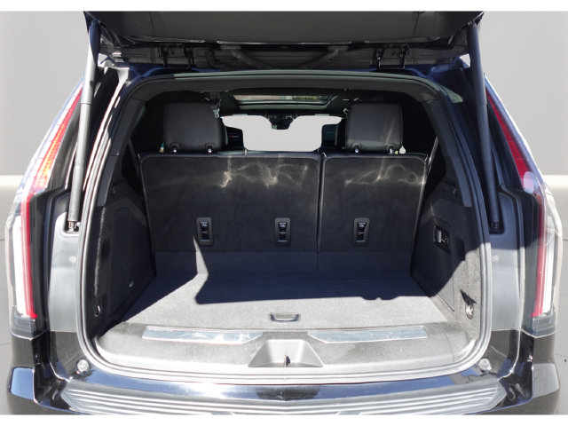 Used 2024 Cadillac Escalade Premium Luxury AWD/4WD image 9
