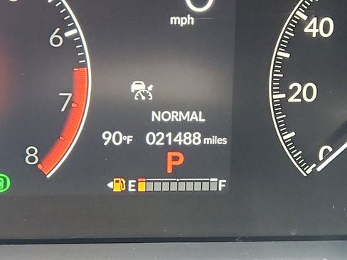 Used 2025 Honda Pilot TrailSport image 20