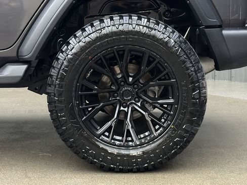 Used 2024 Jeep Wrangler Unlimited Sport AWD/4WD image 12