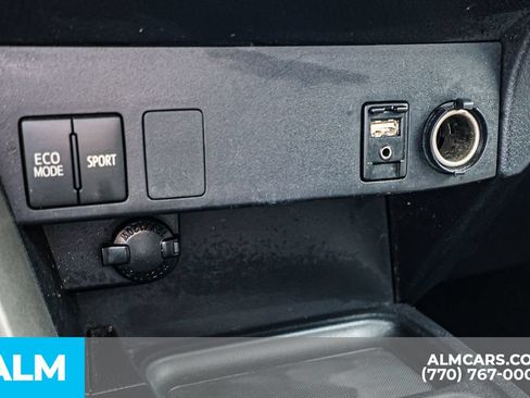 Used 2017 Toyota RAV4 LE w/ Carpet Mat Package AWD/4WD image 40