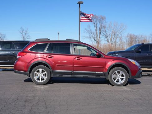 Used 2014 Subaru Outback 2.5i Limited w/ Moonroof Package AWD/4WD image 2