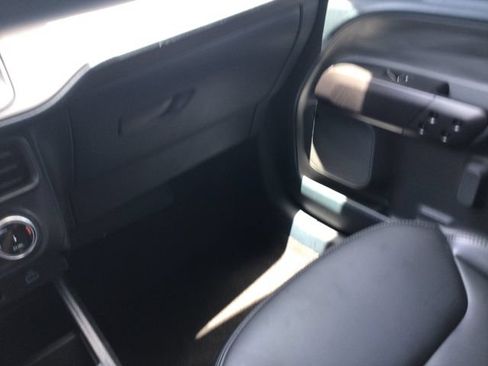 Used 2024 Ford Maverick Lariat w/ Black Appearance Package FWD image 32