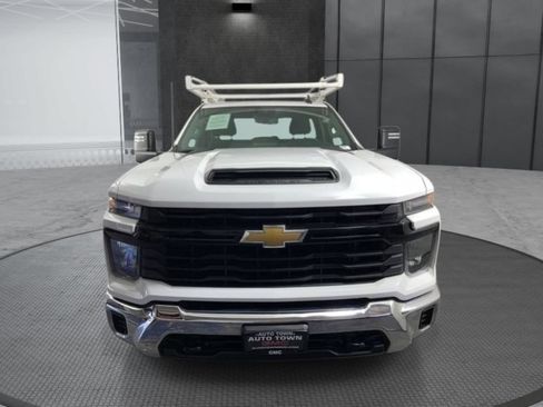 Used 2024 Chevrolet Silverado 2500 W/T RWD image 2