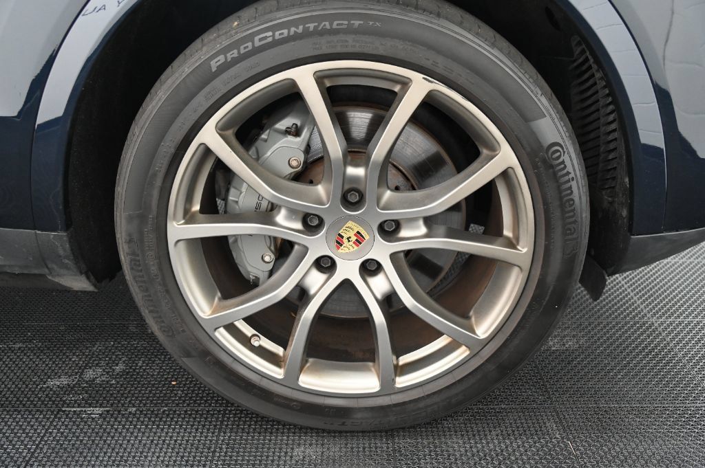 Used 2023 Porsche Cayenne S Platinum AWD/4WD image 50