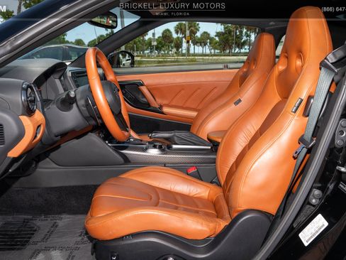 Used 2020 Nissan GT-R Premium w/ Premium Interior Package AWD/4WD image 17