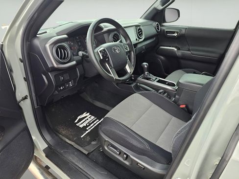Used 2023 Toyota Tacoma TRD Off-Road AWD/4WD image 9