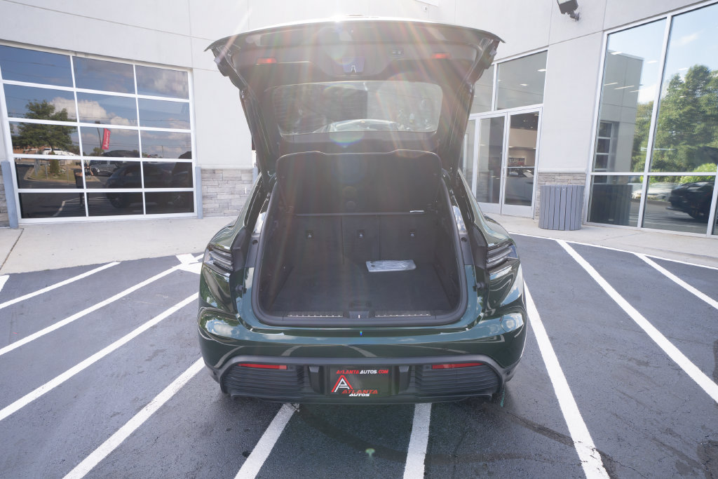 Used 2024 Porsche Macan 4 Electric AWD/4WD image 46