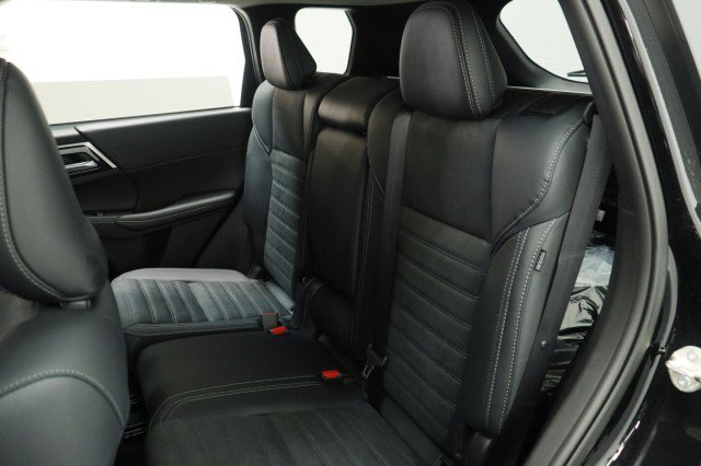 New 2026 Mitsubishi Outlander SE FWD image 24