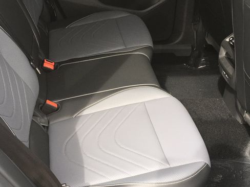 New 2026 Volkswagen Tiguan SE image 7