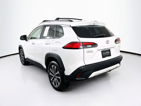 Used 2023 Toyota Corolla Cross XLE image 5