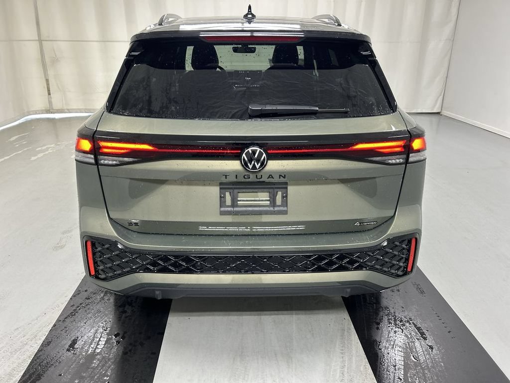 New 2026 Volkswagen Tiguan SE R-Line AWD/4WD image 5