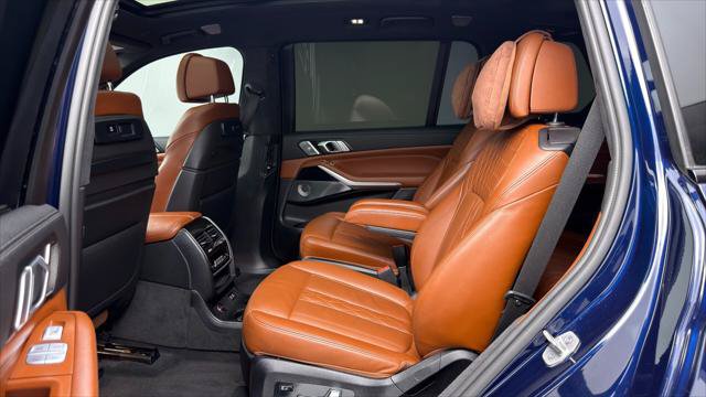 Used 2022 BMW X7 M50i w/ Dynamic Handling Package AWD/4WD image 17