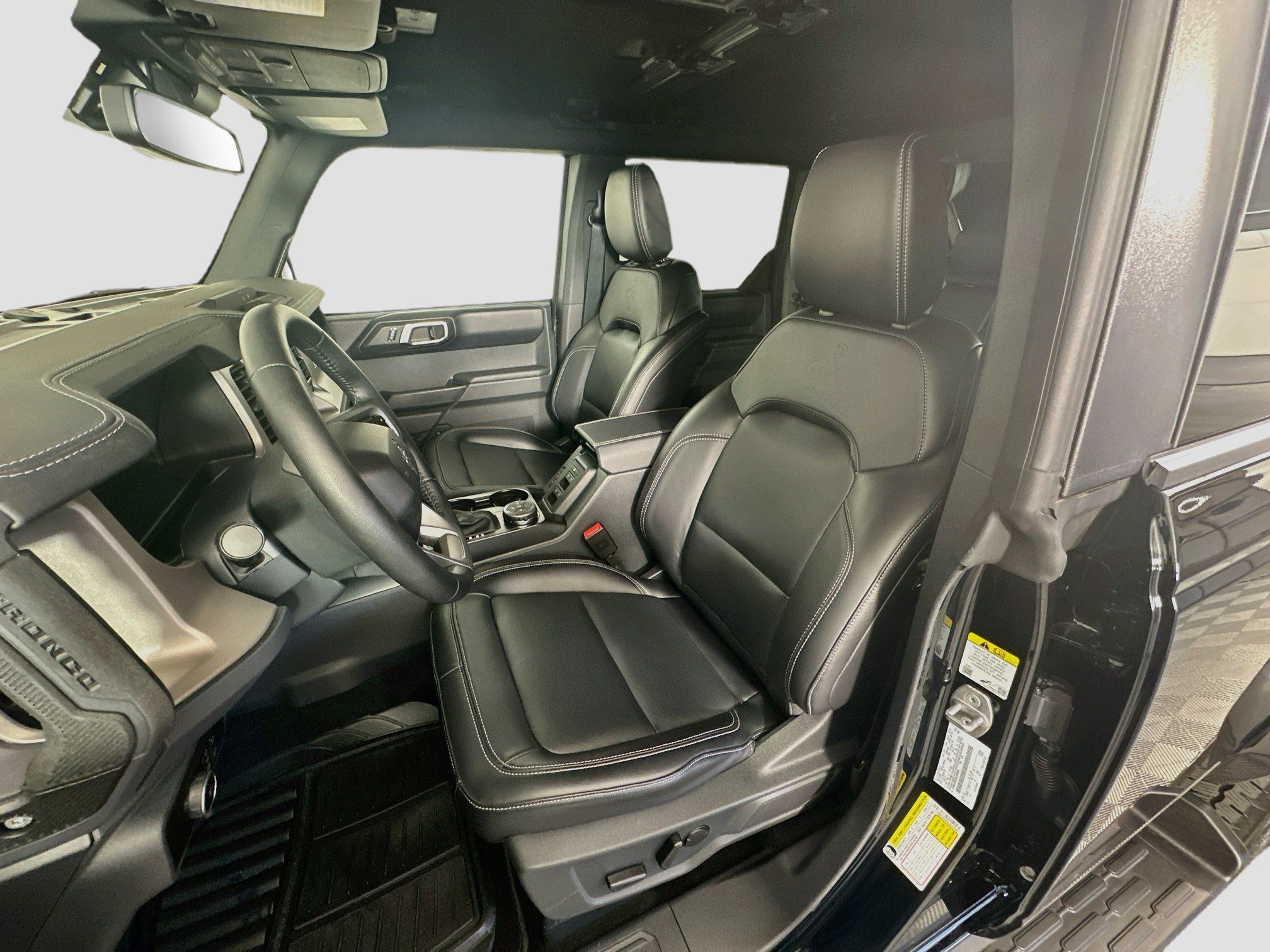 Used 2025 Ford Bronco Outer Banks AWD/4WD image 13