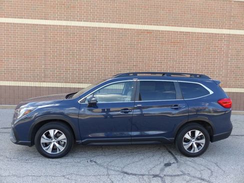 Used 2023 Subaru Ascent Premium w/ Convenience Package AWD/4WD image 5