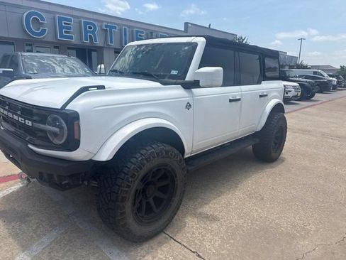 Used 2021 Ford Bronco Outer Banks AWD/4WD image 2