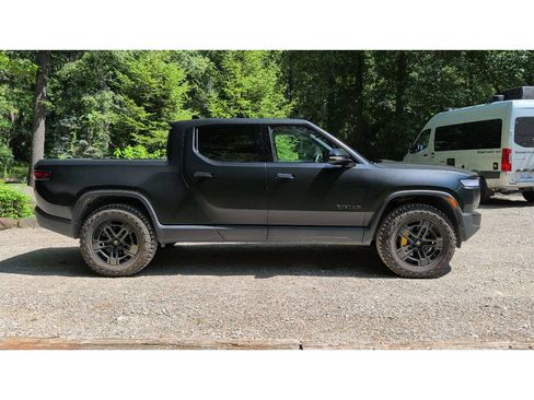Used 2022 Rivian R1T Adventure AWD/4WD image 3
