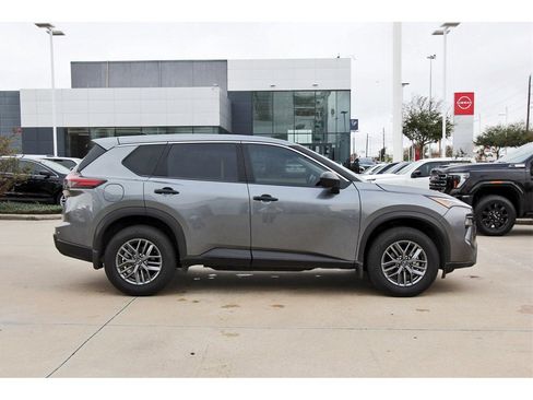 Used 2024 Nissan Rogue S image 7