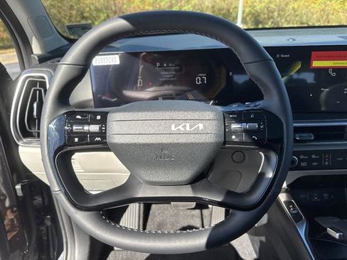 New 2026 Kia Sorento S w/ S Panoramic Sunroof Package image 9