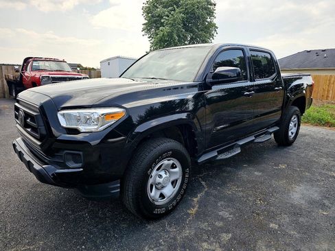 Used 2021 Toyota Tacoma SR image 8