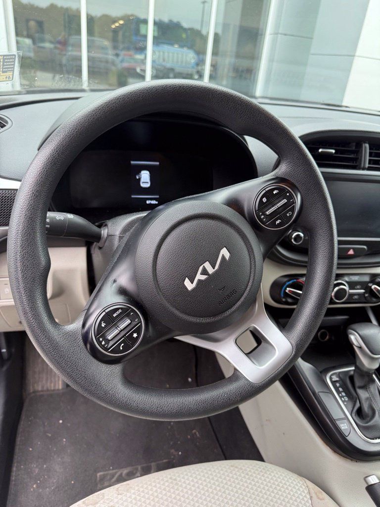 Used 2023 Kia Soul LX FWD image 8