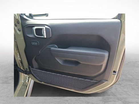 Used 2026 Jeep Wrangler Unlimited Rubicon AWD/4WD image 10