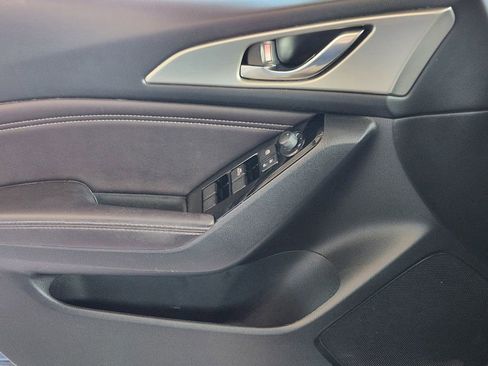 Used 2017 MAZDA MAZDA3 Touring image 25