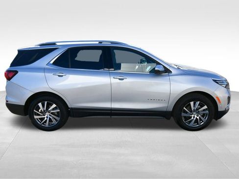 Used 2022 Chevrolet Equinox Premier FWD image 9