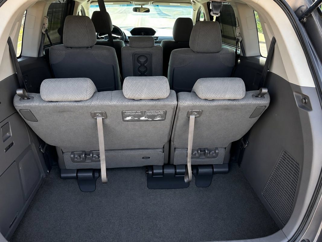 Used 2017 Honda Odyssey SE image 23