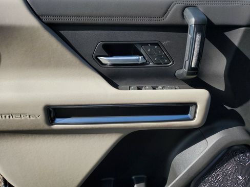 New 2026 GMC Hummer EV SUV AWD/4WD image 18